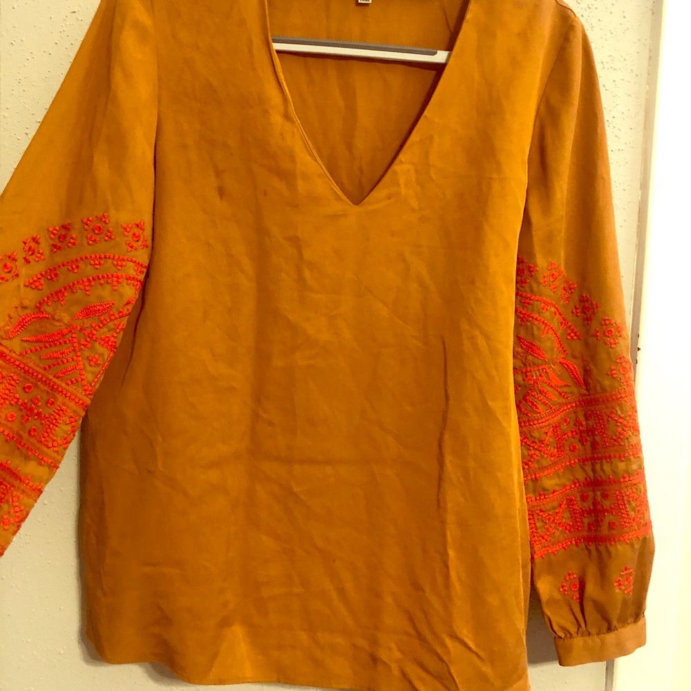 Cute long sleeve #fall shirt. Worn once